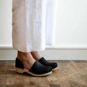 Size 39 Swedish Sandgrens clogs - Brand new, never worn